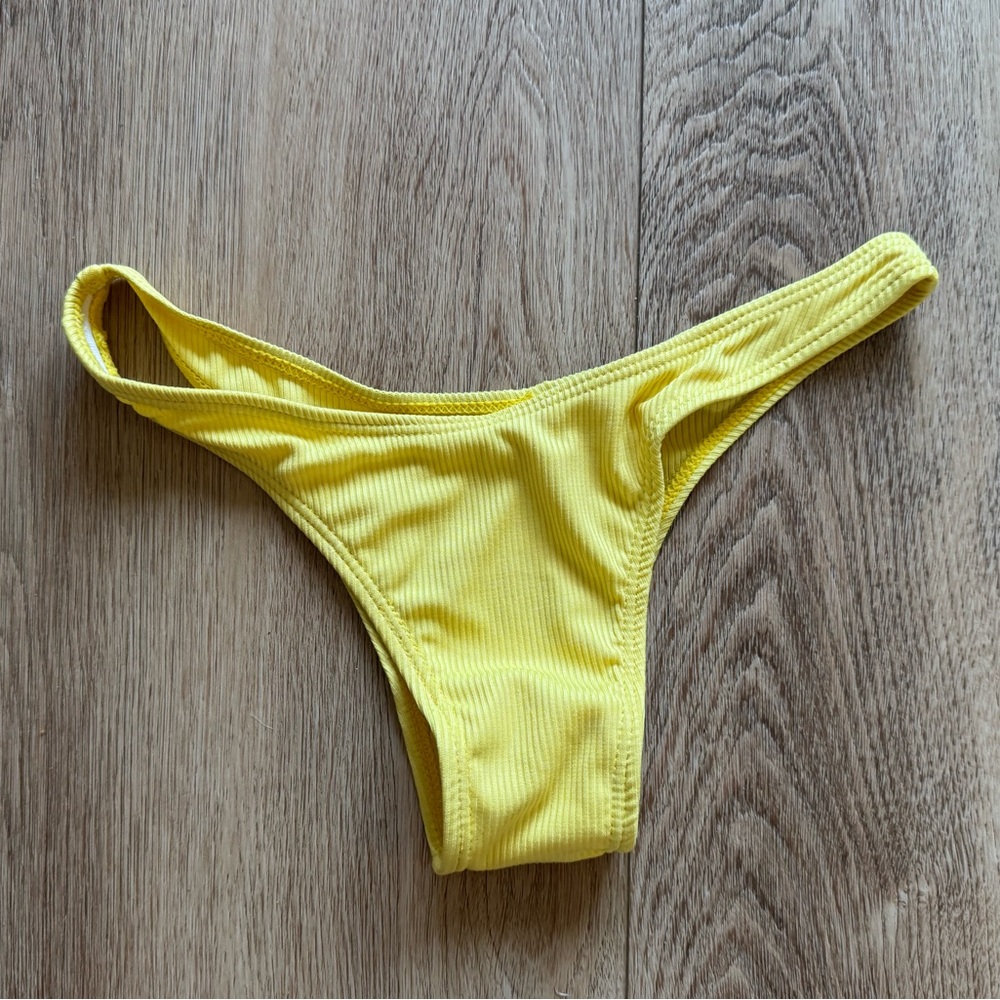 CHEEKY Ribbed Bikini Bottom